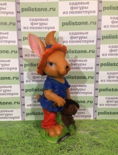 Заяц с пилой